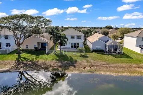 207 Berenger Walk Royal Palm Beach FL 33414