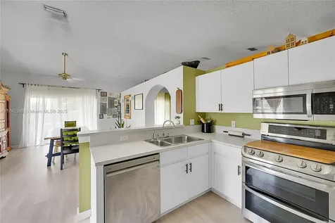 7102 NW 45th Avenue Coconut Creek FL 33073