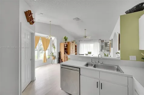 7102 NW 45th Avenue Coconut Creek FL 33073