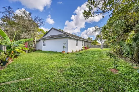 7102 NW 45th Avenue Coconut Creek FL 33073