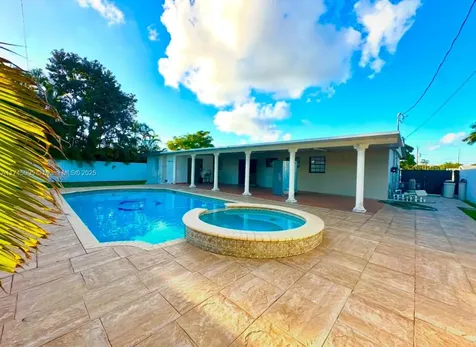 5440 NW 181st Terrace Miami Gardens FL 33055