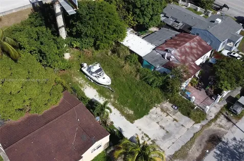 321 NW 37th Street Miami FL 33127