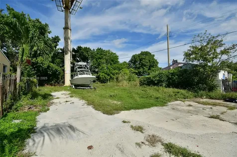 321 NW 37th Street Miami FL 33127