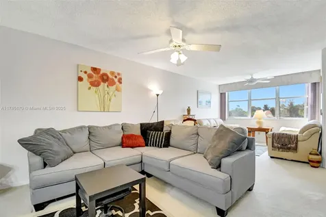10456 NW 24th Place Sunrise FL 33322