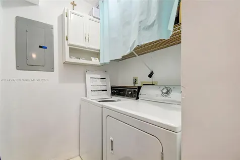 10456 NW 24th Place Sunrise FL 33322