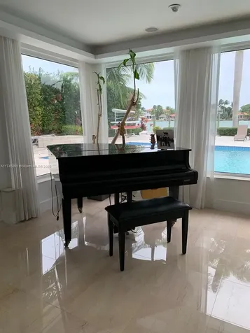 1670 Daytonia Road Miami Beach FL 33141