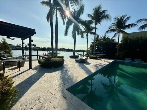 1670 Daytonia Road Miami Beach FL 33141