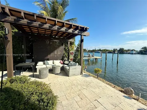 1670 Daytonia Road Miami Beach FL 33141