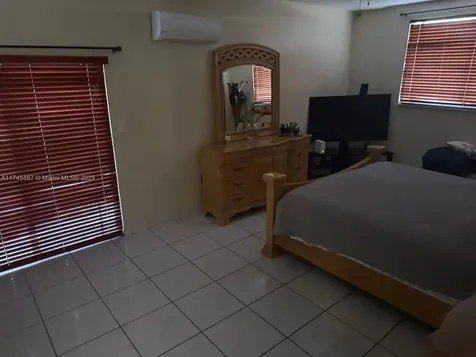 228 W 14th Street Hialeah FL 33010