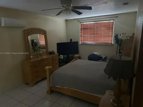 228 W 14th Street Hialeah FL 33010