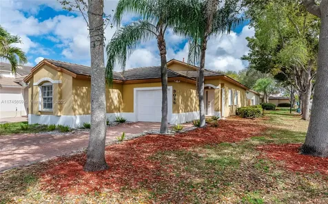 3025 NW 99th Place Doral FL 33172