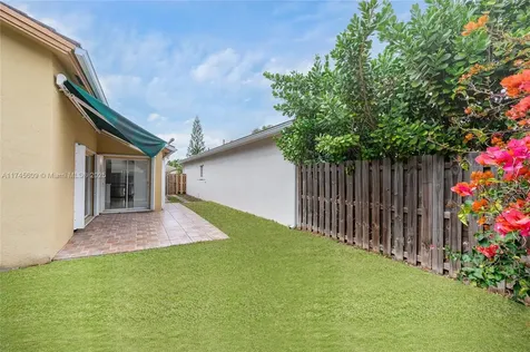 3025 NW 99th Place Doral FL 33172