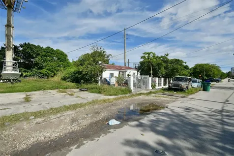 321 NW 37th Street Miami FL 33127
