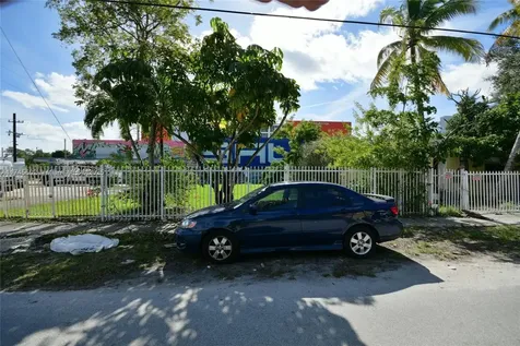 321 NW 37th Street Miami FL 33127