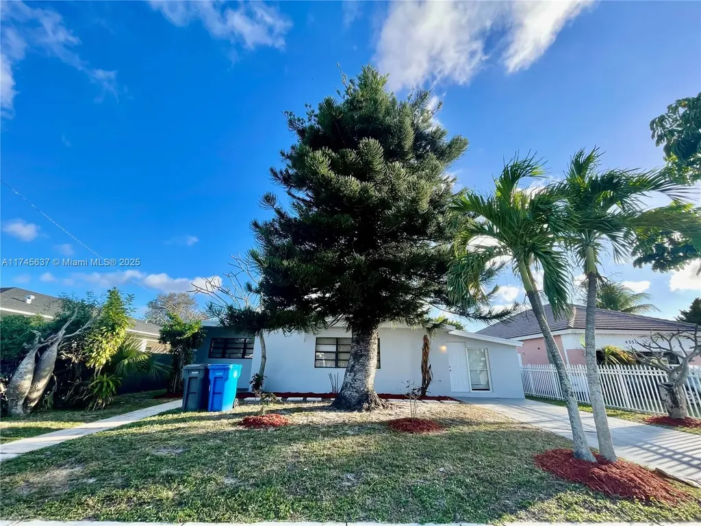 4530 SW 26th Street West Park FL 33023