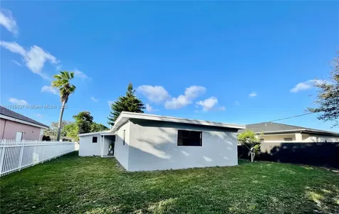 4530 SW 26th Street West Park FL 33023