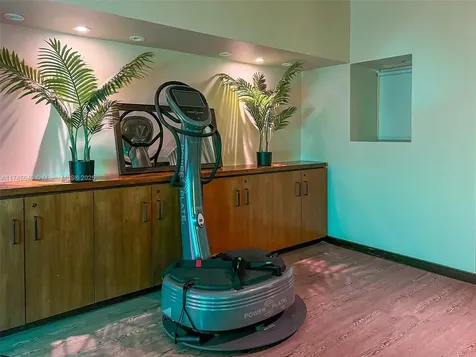 6801 Collins Avenue Miami Beach FL 33141