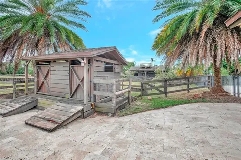 17500 SW 68th Court Southwest Ranches FL 33331