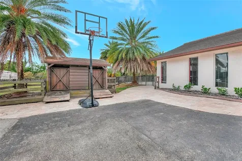 17500 SW 68th Court Southwest Ranches FL 33331