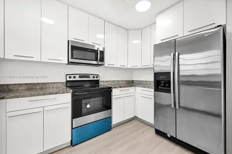 1807 NW 33rd Street Miami FL 33142