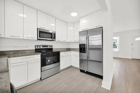 1807 NW 33rd Street Miami FL 33142