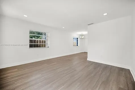 1807 NW 33rd Street Miami FL 33142