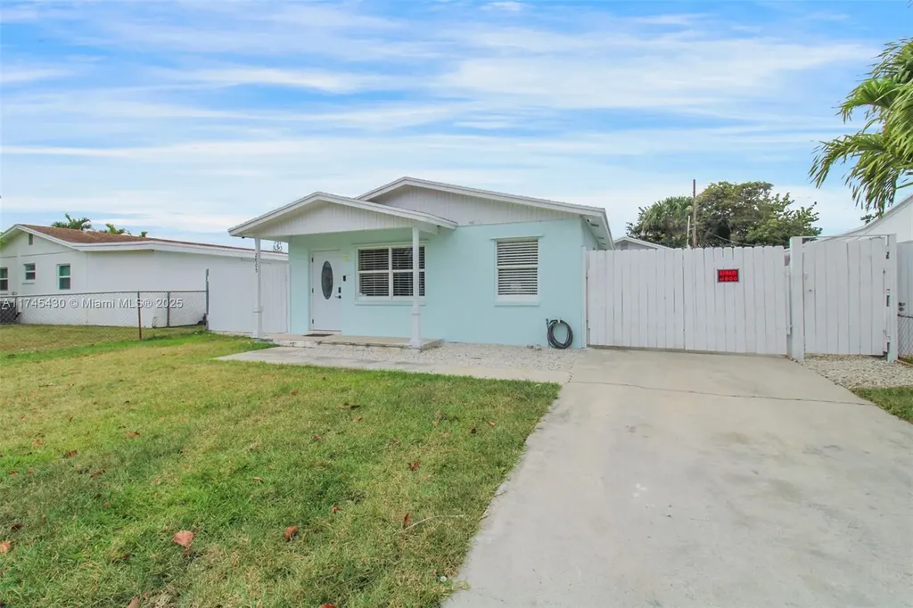 2005 Park Street Lake Worth FL 33460