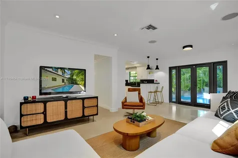 1043 Alfonso Avenue Coral Gables FL 33146