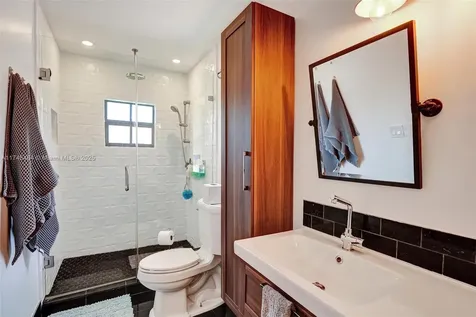 1043 Alfonso Avenue Coral Gables FL 33146