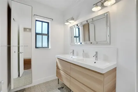 1043 Alfonso Avenue Coral Gables FL 33146