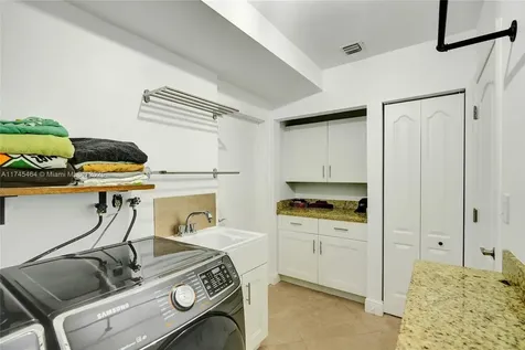 1043 Alfonso Avenue Coral Gables FL 33146
