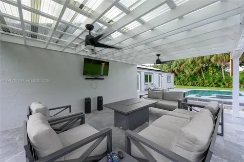 15431 SW 156th Terrace Miami FL 33187