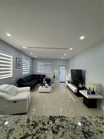 502 E 14th Street Hialeah FL 33010