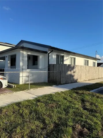 502 E 14th Street Hialeah FL 33010