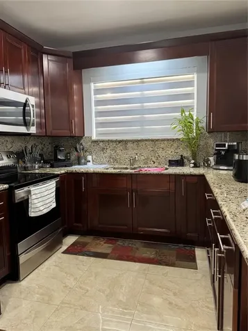 502 E 14th Street Hialeah FL 33010