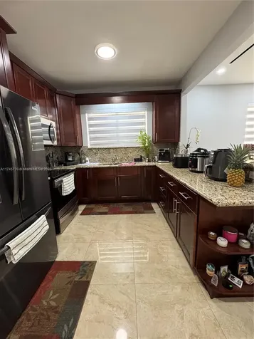 502 E 14th Street Hialeah FL 33010