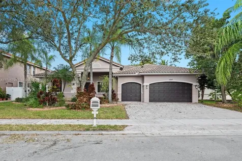 1047 SW 159th Way Pembroke Pines FL 33027