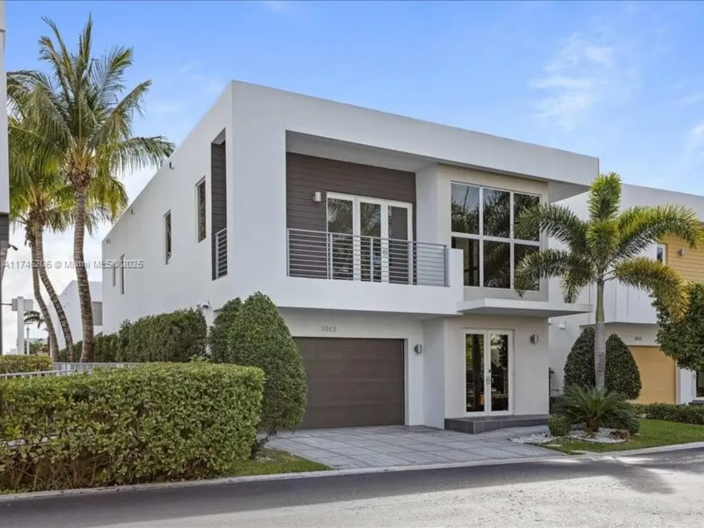 7443 NW 98th Court Doral FL 33178