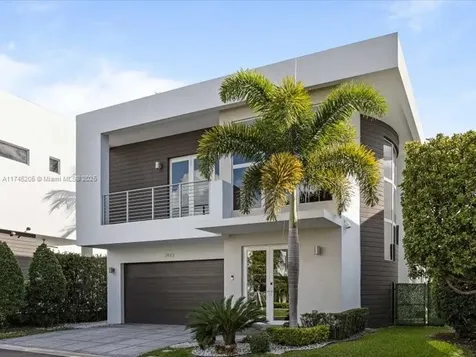 7443 NW 98th Court Doral FL 33178