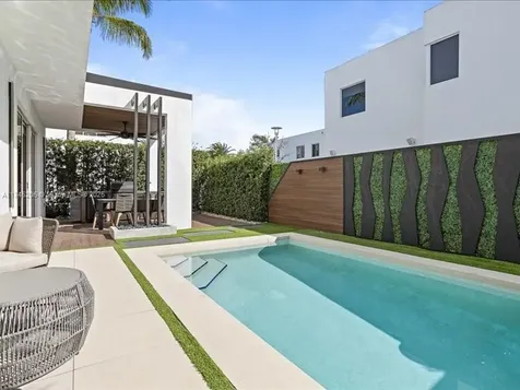 7443 NW 98th Court Doral FL 33178