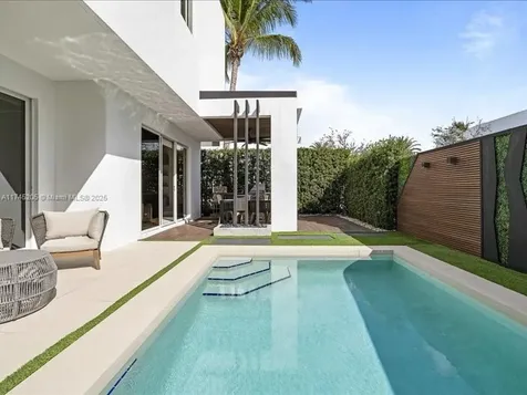 7443 NW 98th Court Doral FL 33178