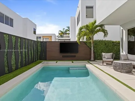 7443 NW 98th Court Doral FL 33178