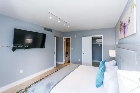 17620 Atlantic Boulevard Sunny Isles Beach FL 33160