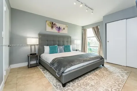 17620 Atlantic Boulevard Sunny Isles Beach FL 33160