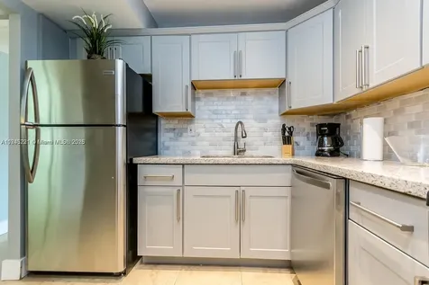 17620 Atlantic Boulevard Sunny Isles Beach FL 33160