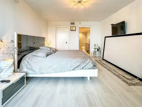 100 Bayview Drive Sunny Isles Beach FL 33160