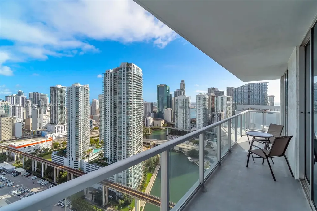 185 SW 7th Street Miami FL 33130