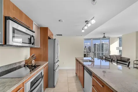 185 SW 7th Street Miami FL 33130