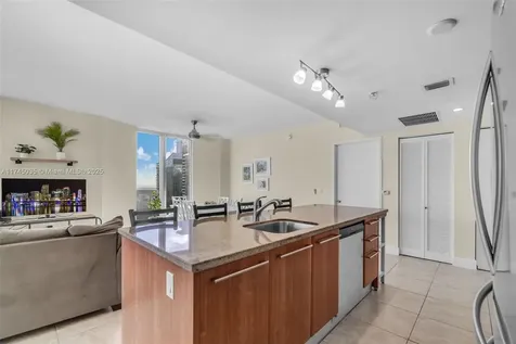 185 SW 7th Street Miami FL 33130