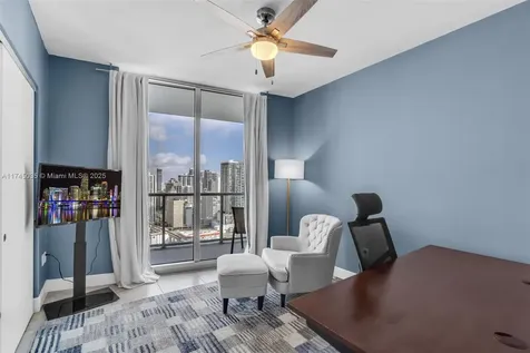 185 SW 7th Street Miami FL 33130